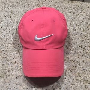 Nike Golf Hat!! GREAT CONDITION!